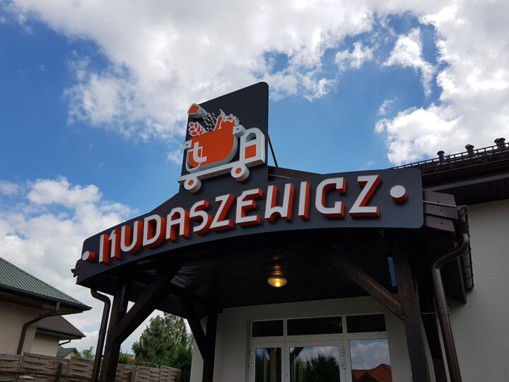 Illuminated 3D letters for Kudaszewicz near Garwolin – project photo 3